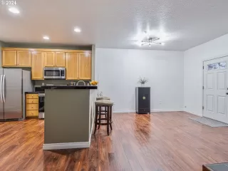 Photo #6: 24371123 Listing 