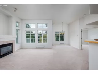 Photo #5: 24371161 Listing