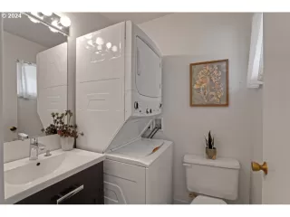 Photo #3: 24372112 Listing