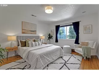 Photo #5: 24372112 Listing