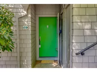 Photo #3: 24374221 Listing