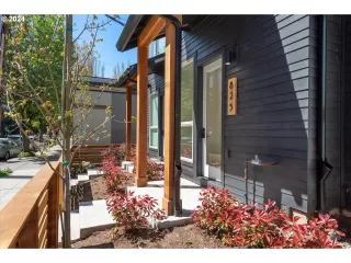 Photo #6: 24374624 Listing 