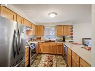 Photo #4: 24375196 Listing