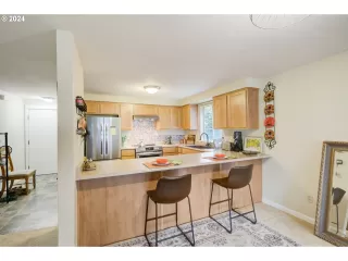 Photo #6: 24375196 Listing