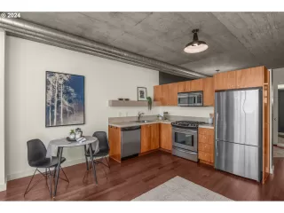 Photo #2: 24375651 Listing