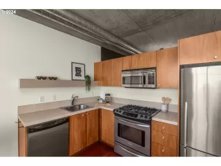 Photo #3: 24375651 Listing