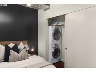 Photo #6: 24375651 Listing