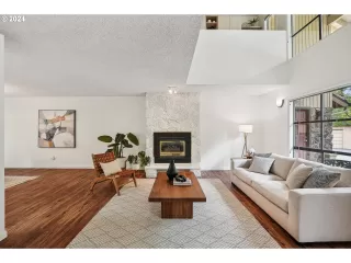 Photo #5: 24376229 Listing