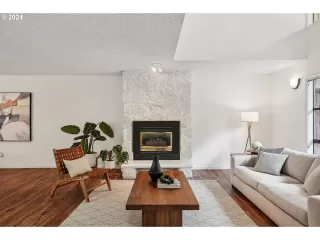 Photo #6: 24376229 Listing