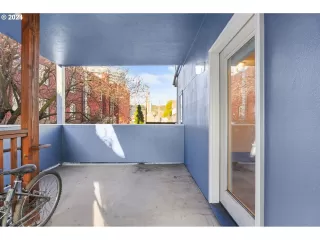 Photo #1: 24377466 Listing
