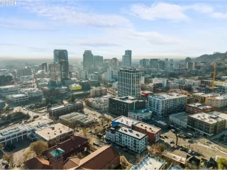 Photo #4: 24377466 Listing
