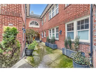 Photo #2: 24377508 Listing 