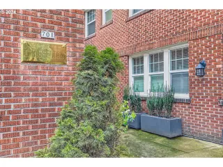 Photo #3: 24377508 Listing 