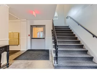 Photo #6: 24377508 Listing 