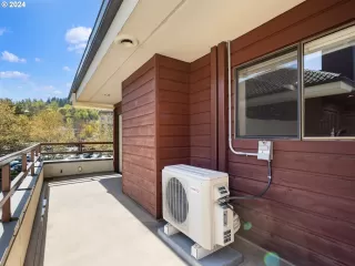 Photo #2: 24377690 Listing