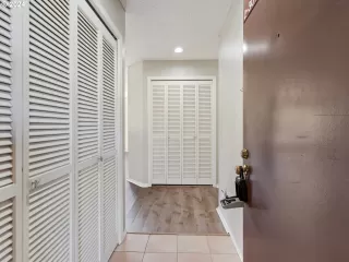 Photo #3: 24377690 Listing