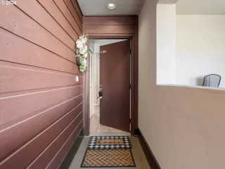 Photo #6: 24377690 Listing