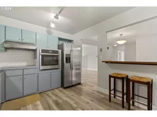 Photo #1: 24378123 Listing