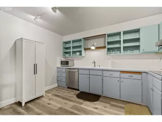 Photo #2: 24378123 Listing