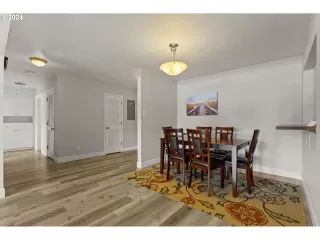 Photo #3: 24378123 Listing