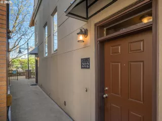 Photo #2: 24378491 Listing