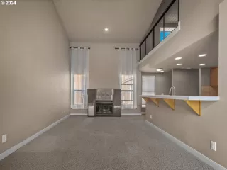 Photo #6: 24378491 Listing