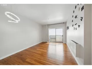 Photo #2: 24378808 Listing