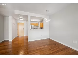 Photo #5: 24378808 Listing