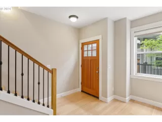 Photo #6: 24378981 Listing