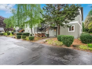 Photo #1: 24379465 Listing