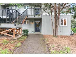 Photo #2: 24379465 Listing