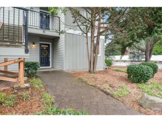 Photo #3: 24379465 Listing