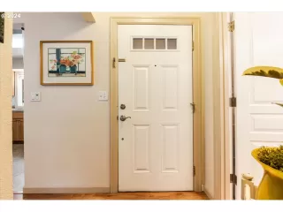 Photo #6: 24379465 Listing