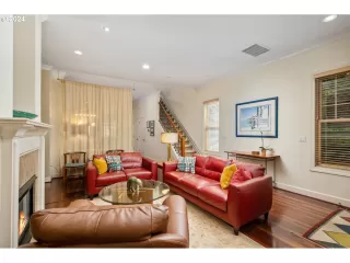 Photo #5: 24379524 Listing