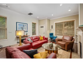 Photo #6: 24379524 Listing