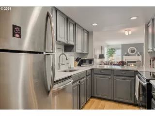 Photo #6: 24379657 Listing 