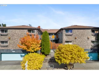 Photo #3: 24380117 Listing