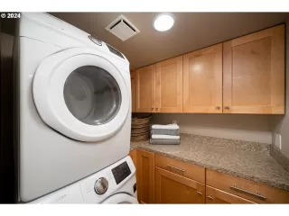 Photo #2: 24380146 Listing