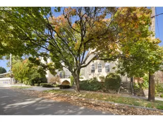 Photo #5: 24380174 Listing