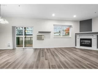 Photo #5: 24380194 Listing