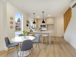 Photo #6: 24380198 Listing 