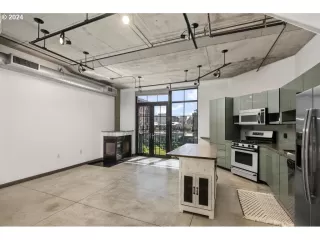 Photo #2: 24380460 Listing