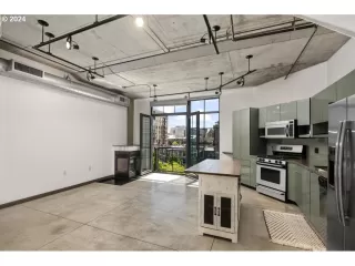 Photo #3: 24380460 Listing