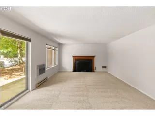 Photo #5: 24380782 Listing