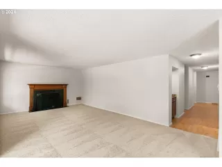 Photo #6: 24380782 Listing