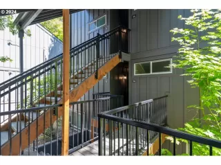 Photo #1: 24381079 Listing