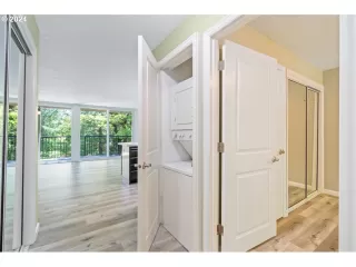 Photo #3: 24381079 Listing