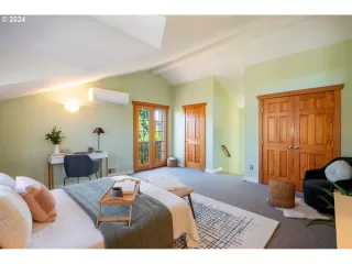 Photo #4: 24381870 Listing