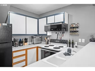 Photo #3: 243826121 Listing