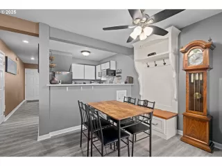 Photo #6: 243826121 Listing